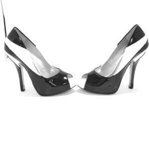 BCBGeneration size 7 heels